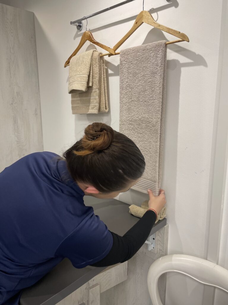 Yacht laundry Stewardess